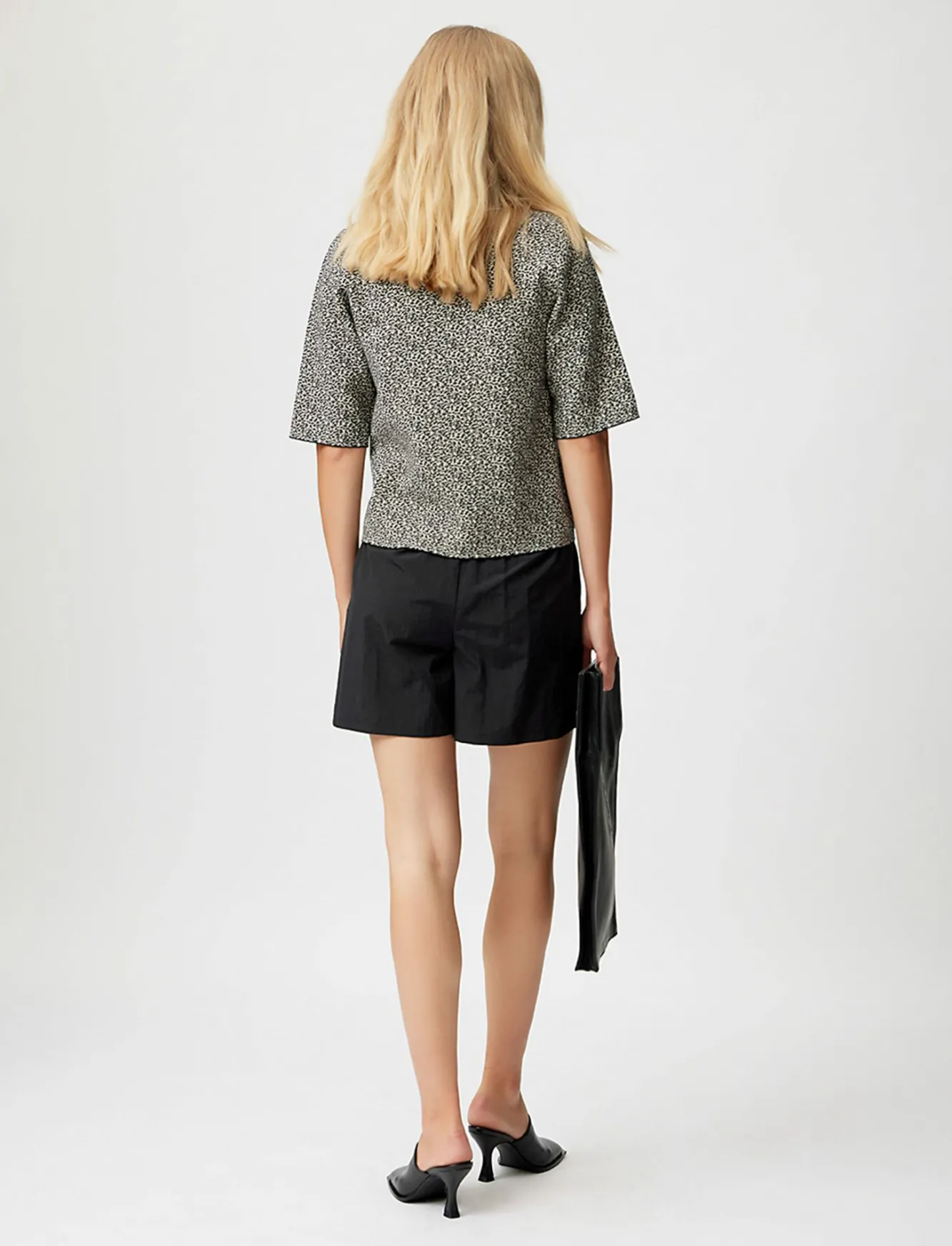 Kvinna Gestuz Shorts^Avalangz Shorts