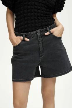Kvinna Gestuz Shorts^Moniqgz Shorts